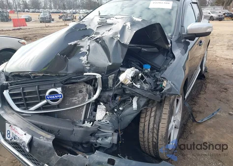 2013 Volvo Xc60 T6/T6 Platinum/T6 Premier Plus/T6 R-Design/T6 R-Design Platinum/T6 R-Design Premier Plus из США, поврежденный, VIN YV4902DZ8D2441393